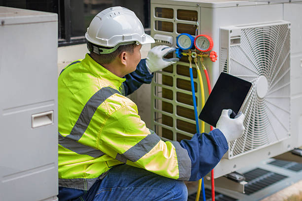 Professional Hvac technician working in Denver, IA